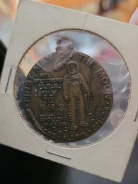 Apollo 11 Commemorative Medal Pendant - Bronze Tone 1969 "First Man on The Moon"